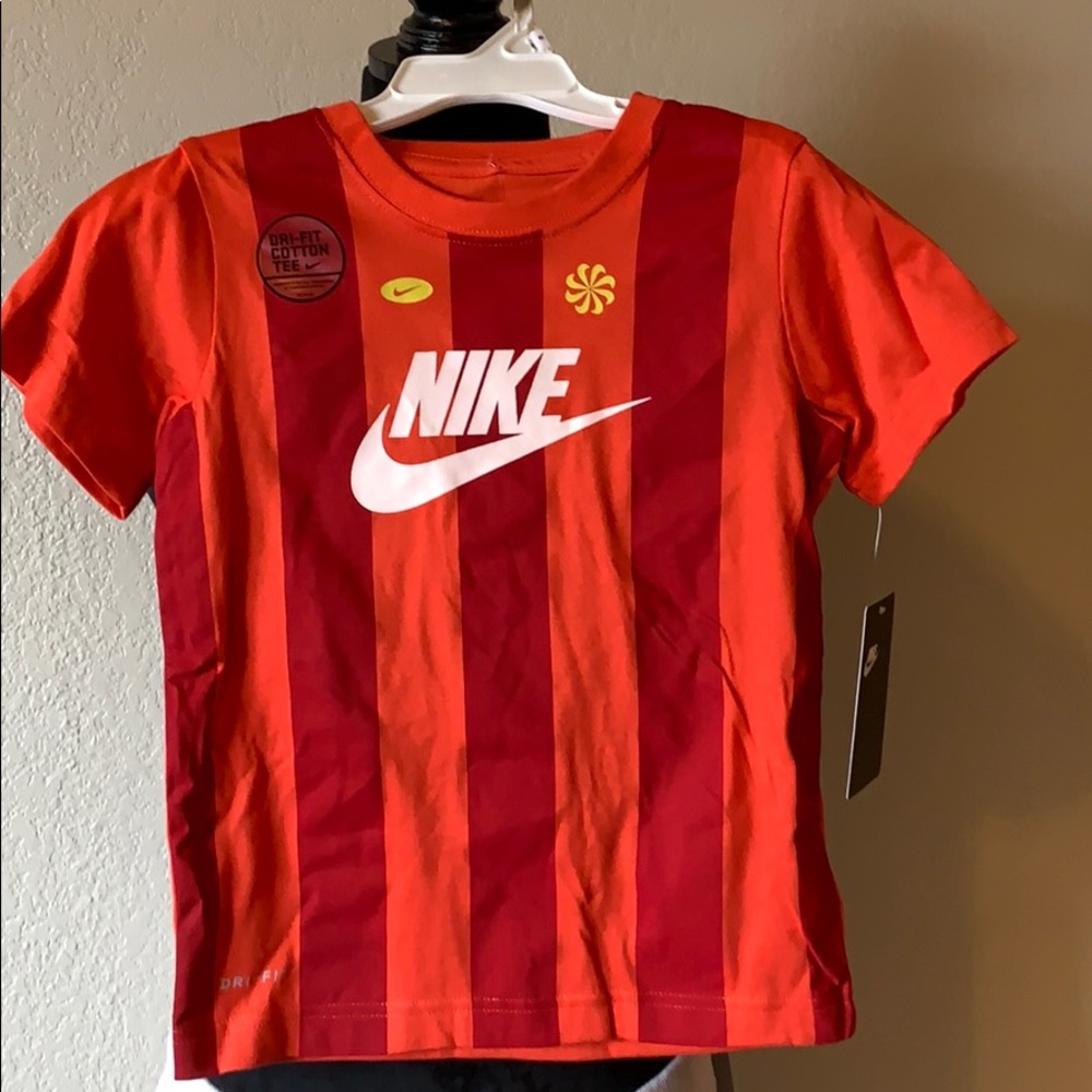 Nike kids size 6 dri-fit t-shirt